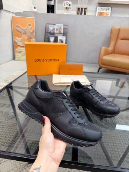 shoe # 207 Louis vuitton