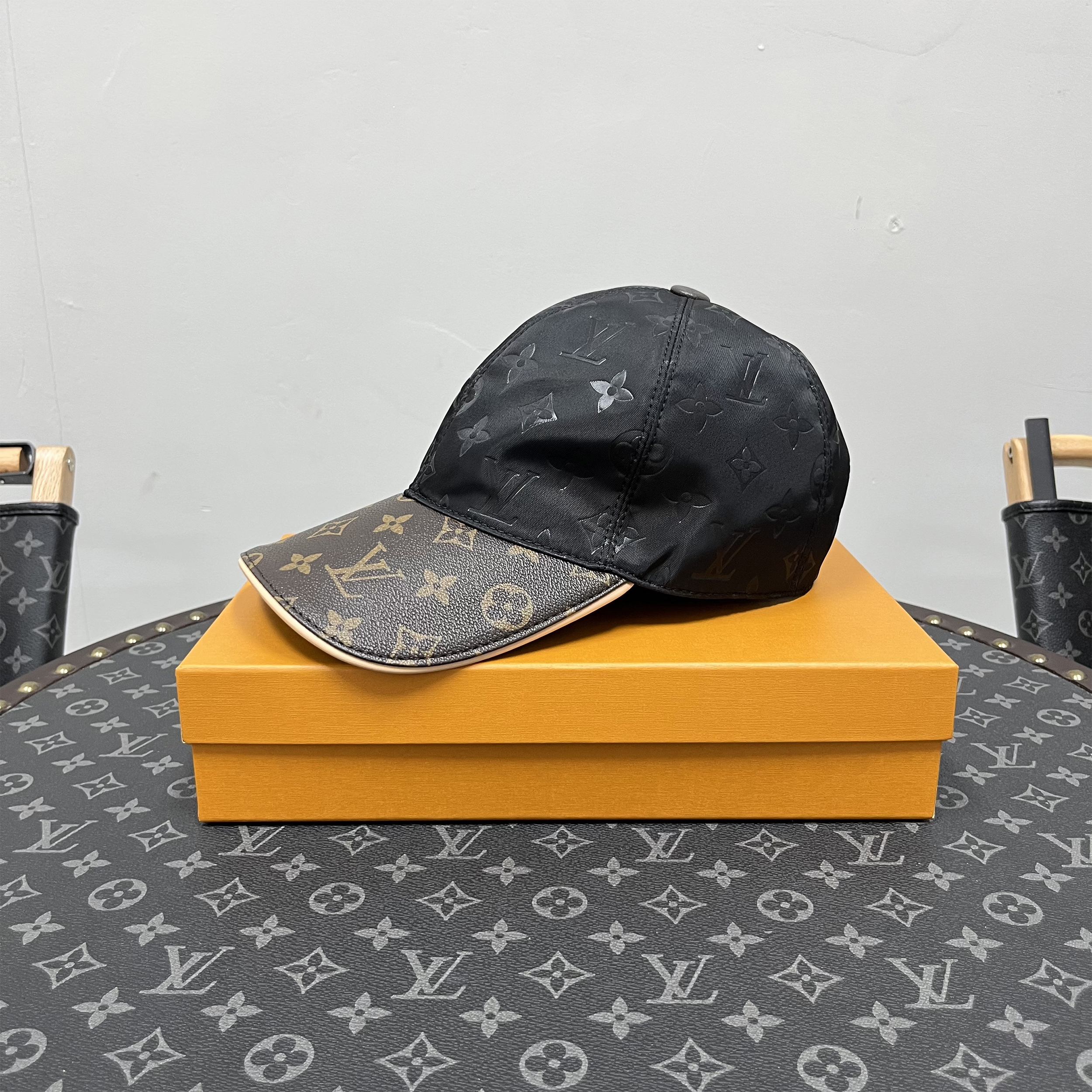 Louis Vuitton, Unisex Hat, Black