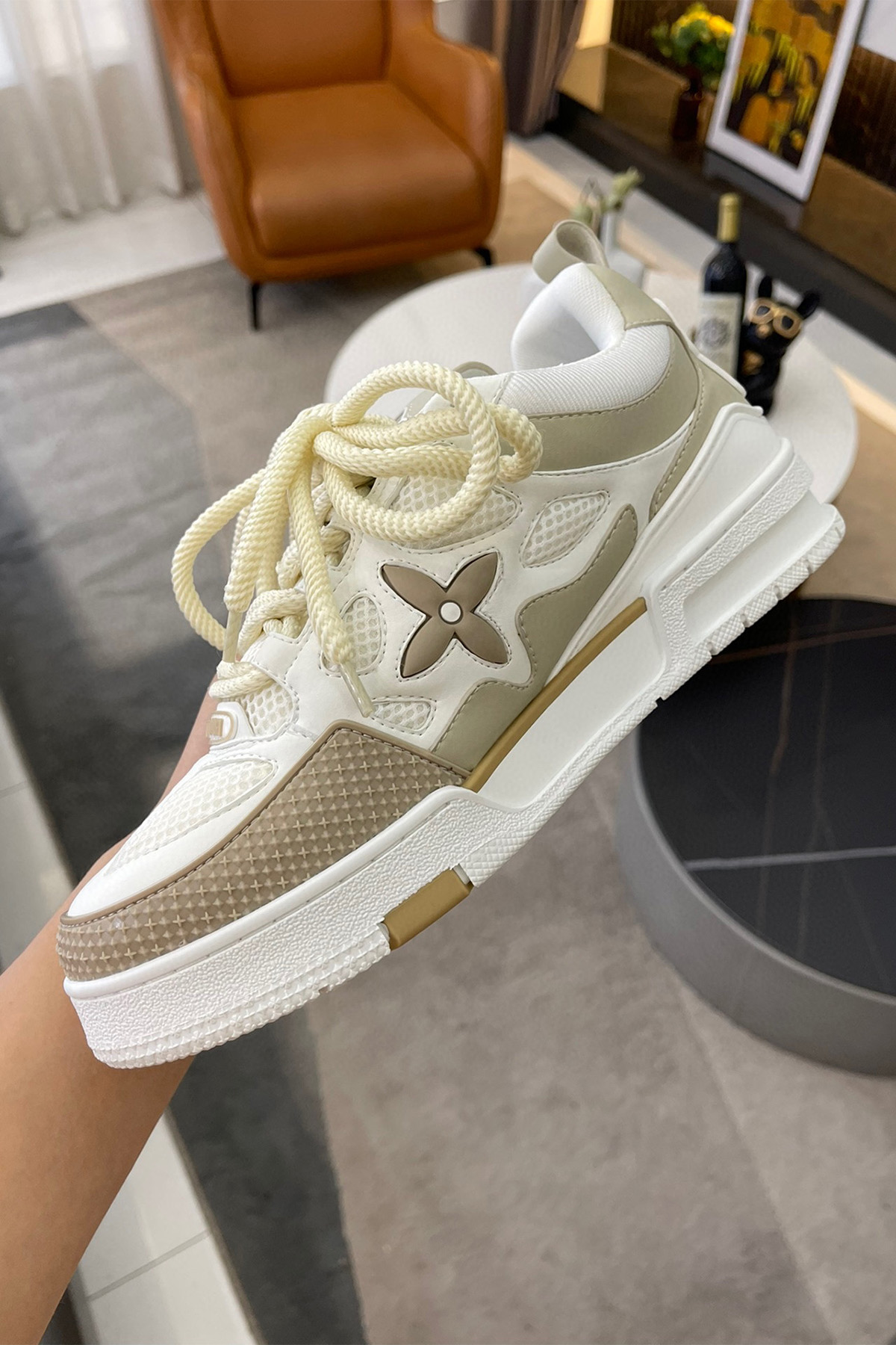 Louis Vuitton, Women's Sneaker, White - Afbeelding 3