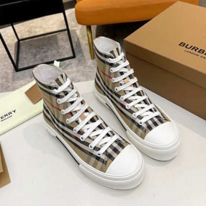 Burberry, Women's Sneaker, Camel