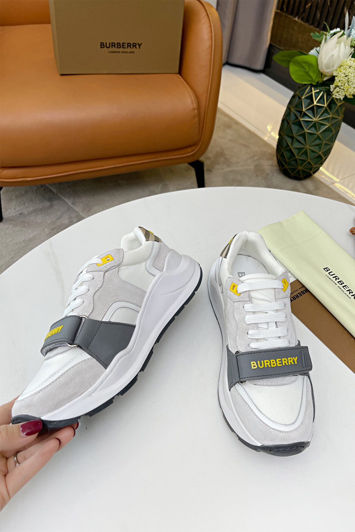 Burberry, Women's Sneaker, Grey - Afbeelding 3