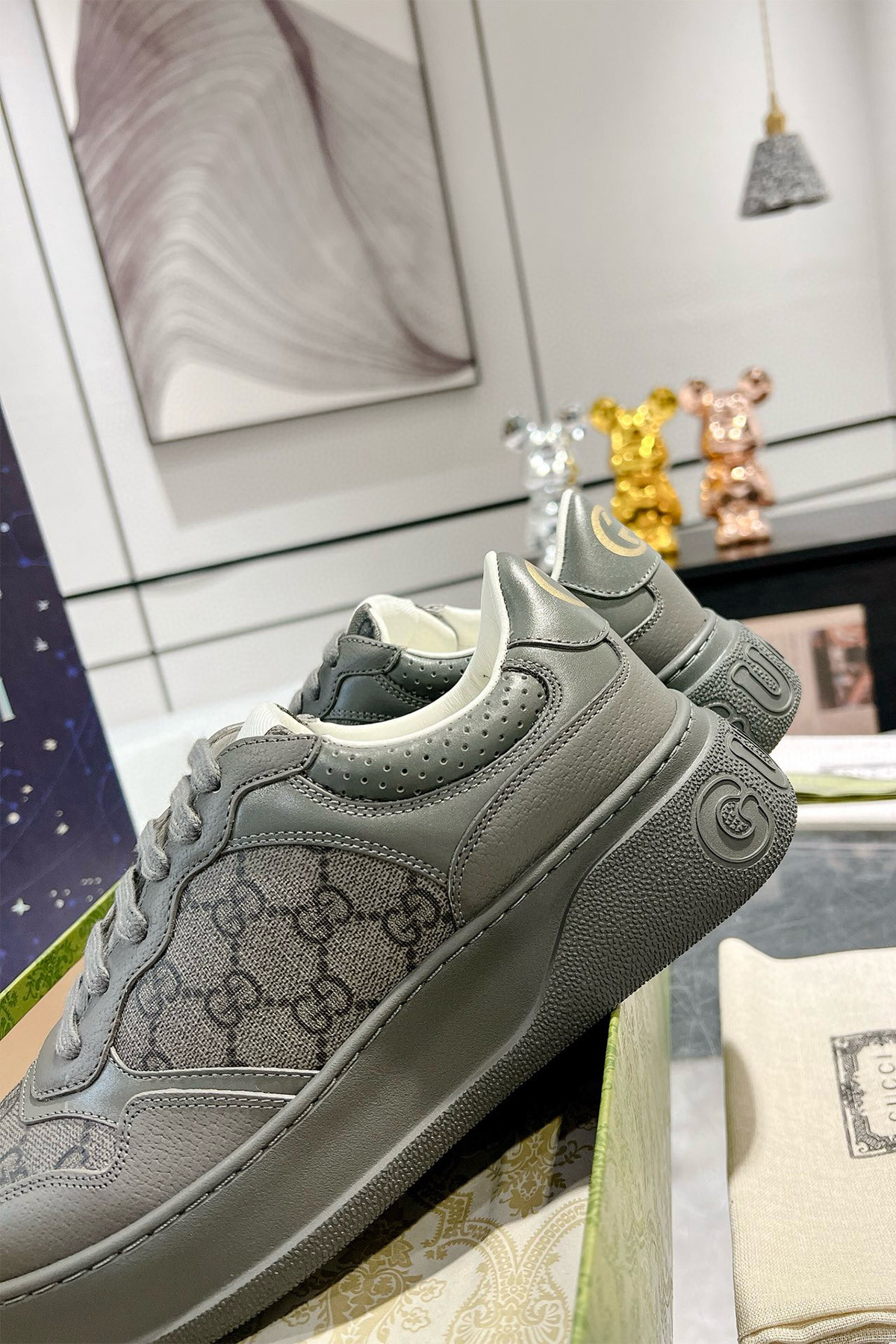 Gucci, Women's Sneaker, Grey - Afbeelding 2