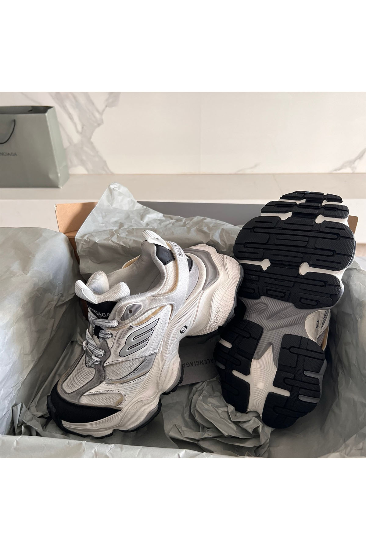 Balenciaga, Women's Sneaker, White - Afbeelding 2
