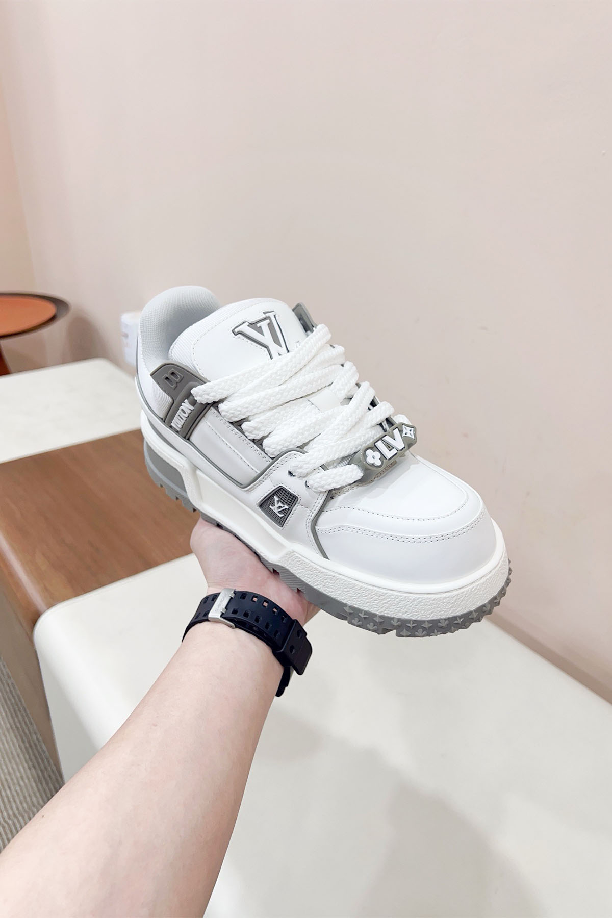 Louis Vuitton, Women's Sneaker, White - Afbeelding 3