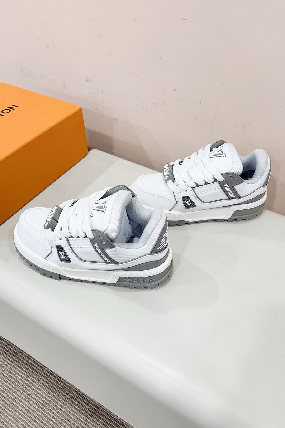 Louis Vuitton, Women's Sneaker, White - Afbeelding 5