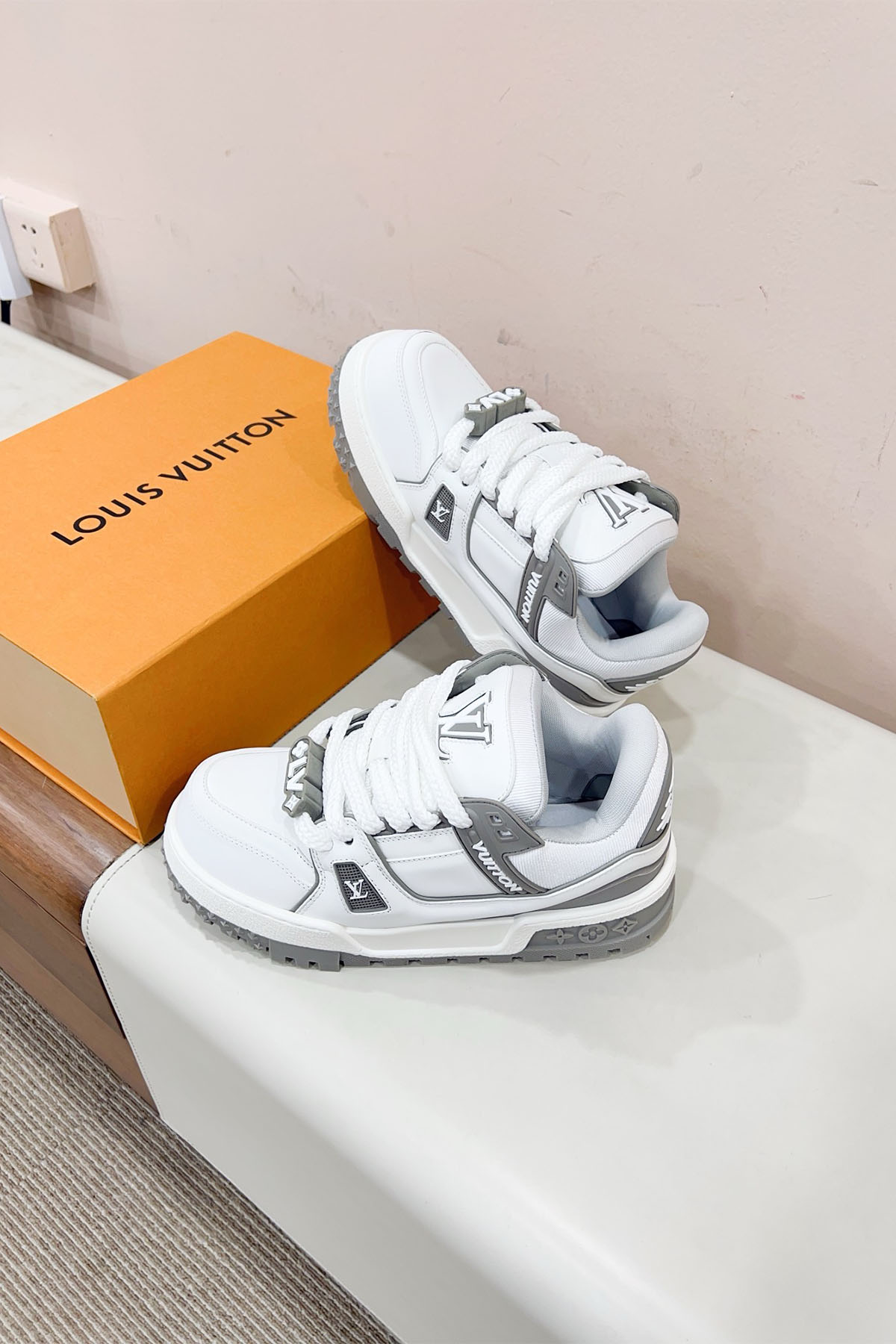 Louis Vuitton, Women's Sneaker, White - Afbeelding 6