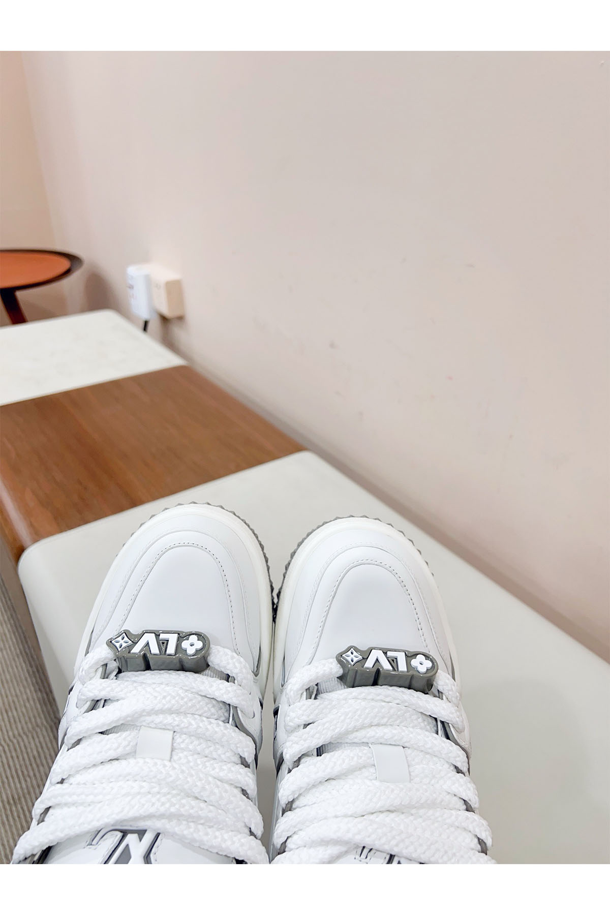 Louis Vuitton, Women's Sneaker, White - Afbeelding 10