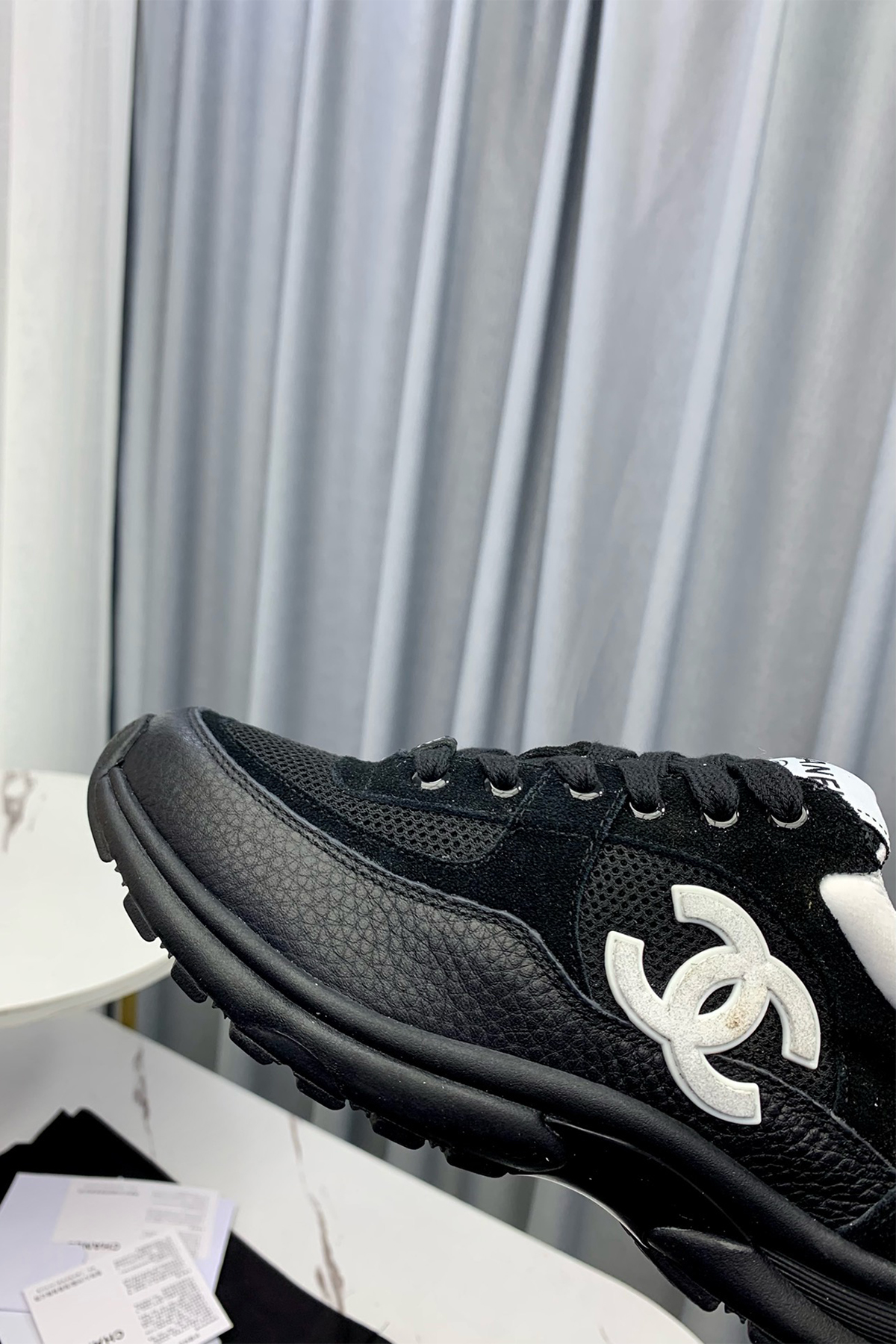 Chanel, Women's Sneaker, Black - Afbeelding 2