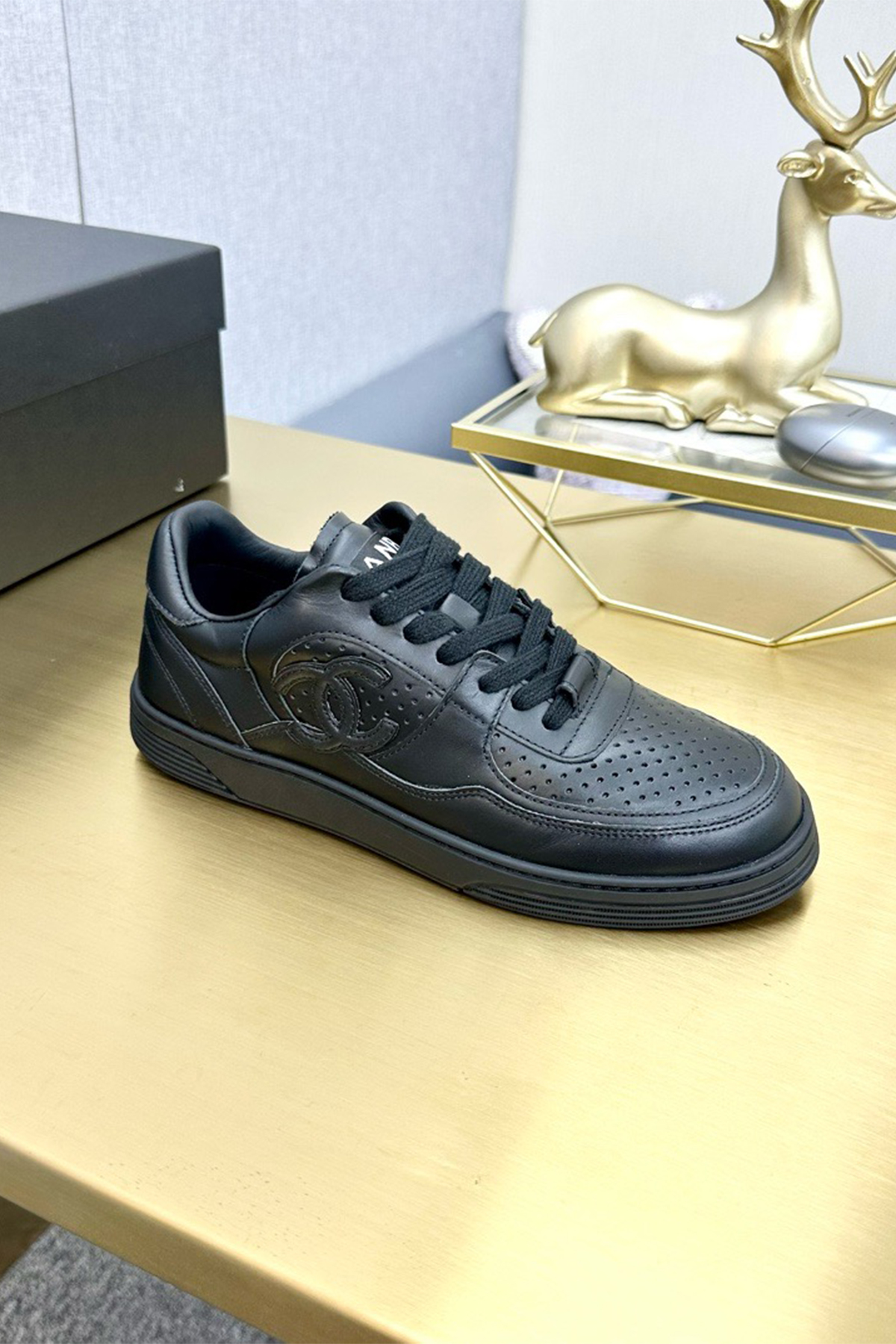 Chanel, Women's Sneaker, Black - Afbeelding 2