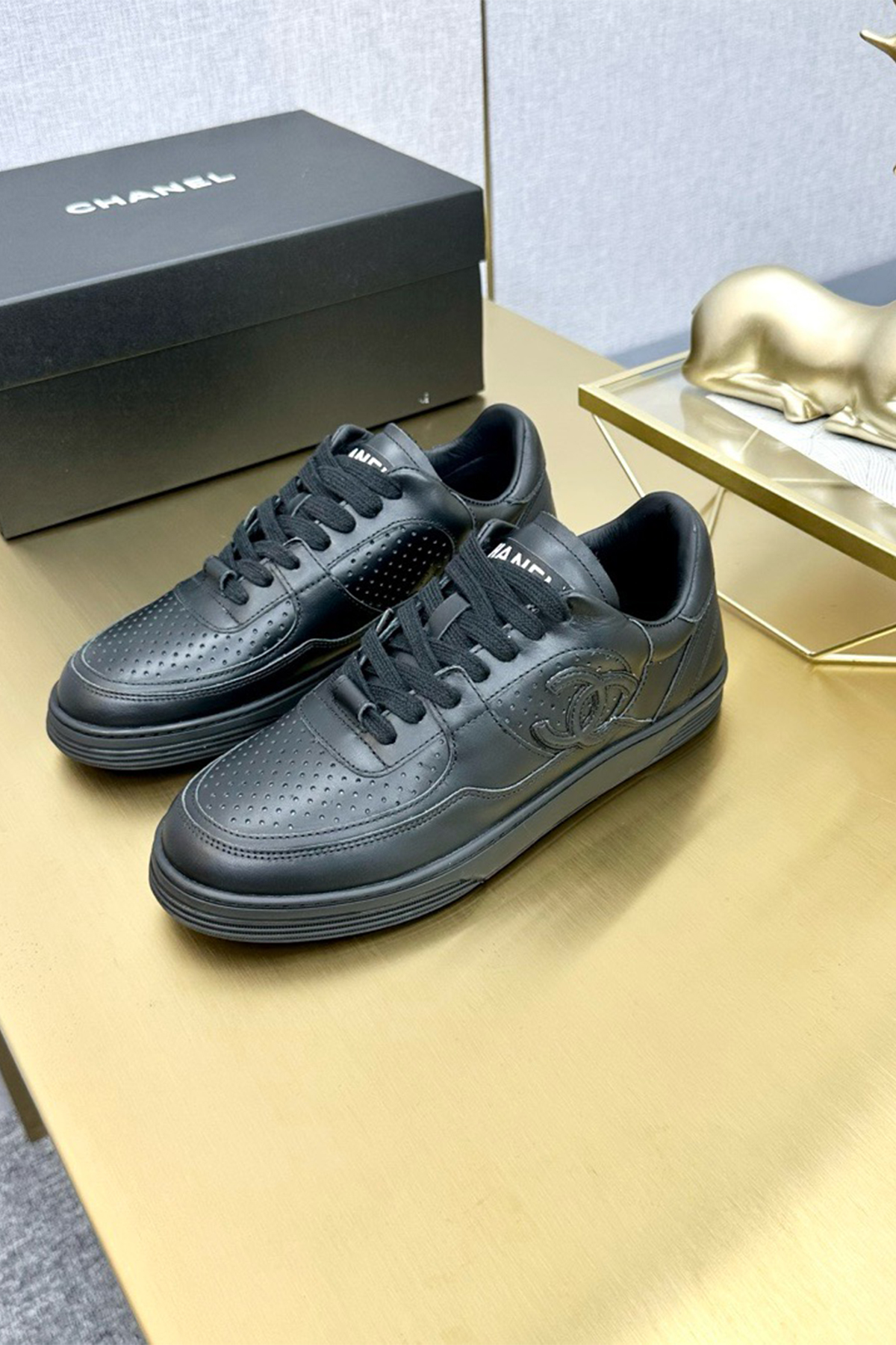 Chanel, Women's Sneaker, Black - Afbeelding 4