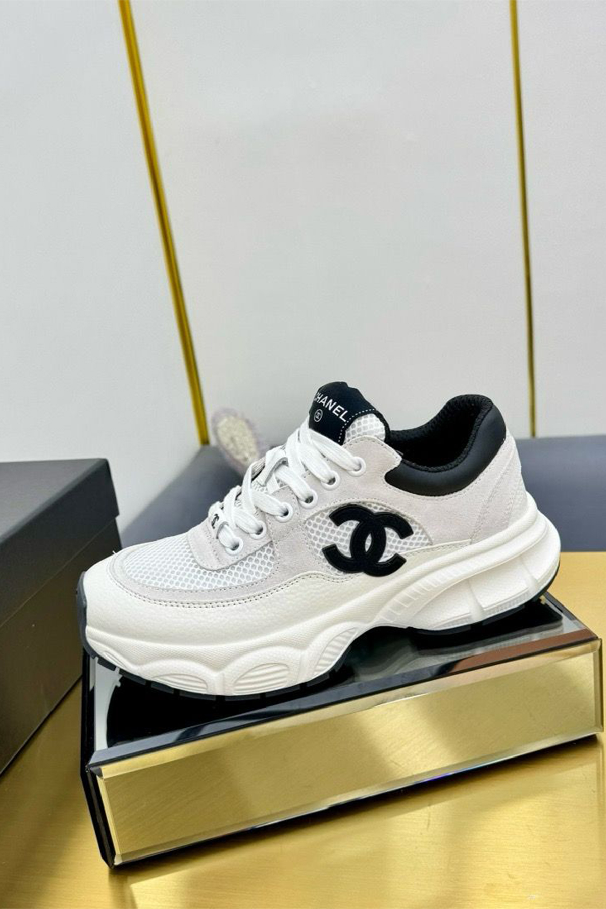 Chanel, Women's Sneaker, White - Afbeelding 4