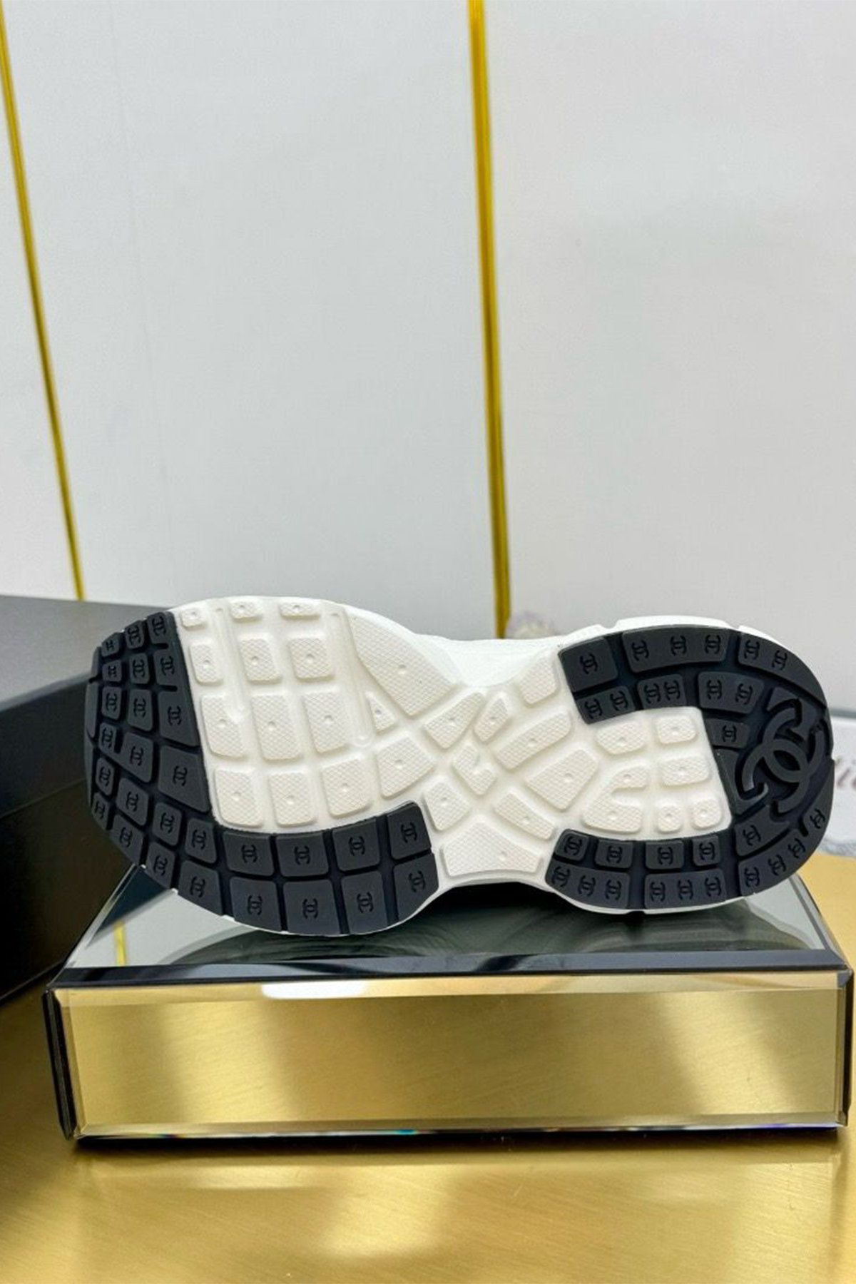 Chanel, Women's Sneaker, White - Afbeelding 5