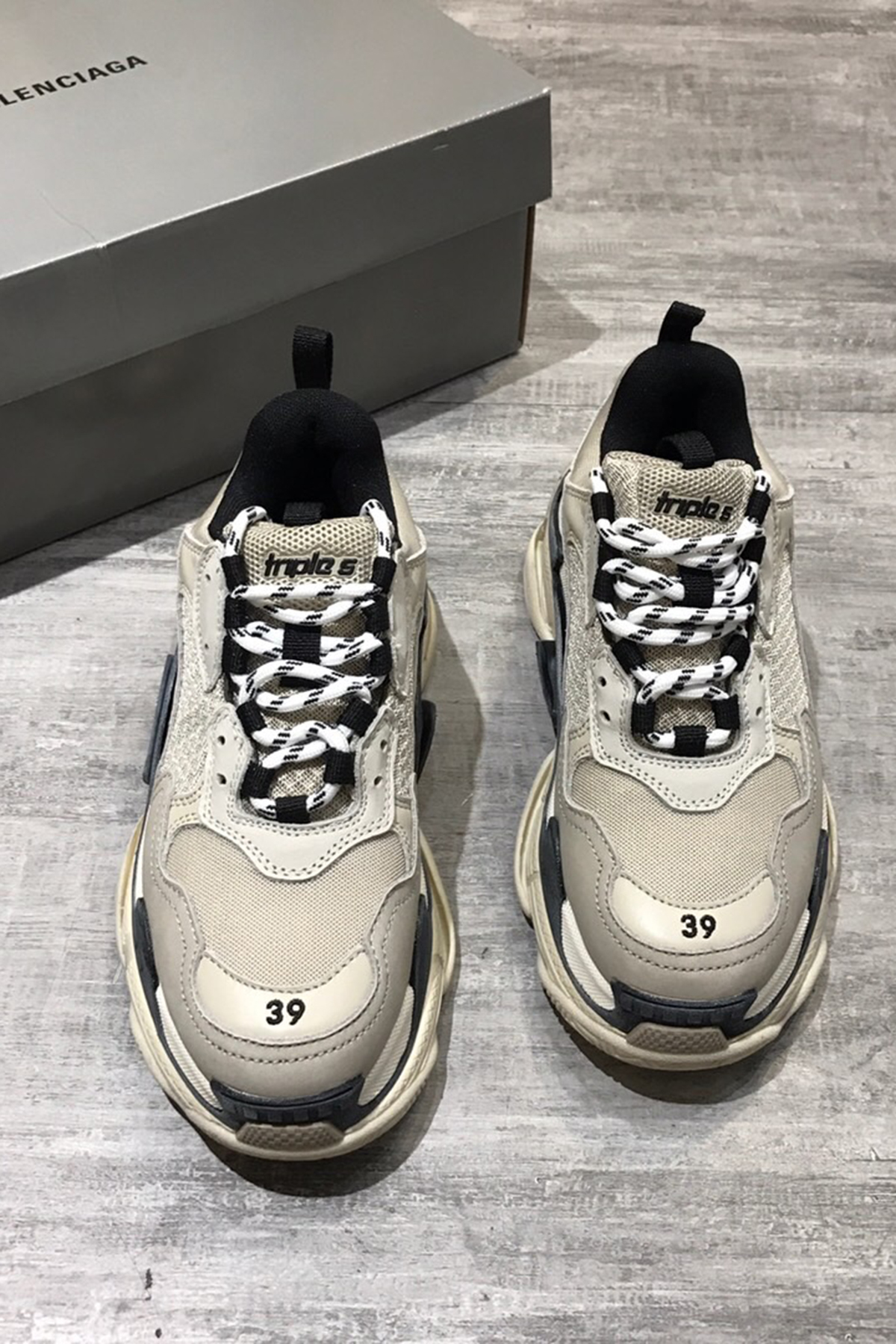 Balenciaga, Triple S, Women's Sneaker, Beige - Afbeelding 3