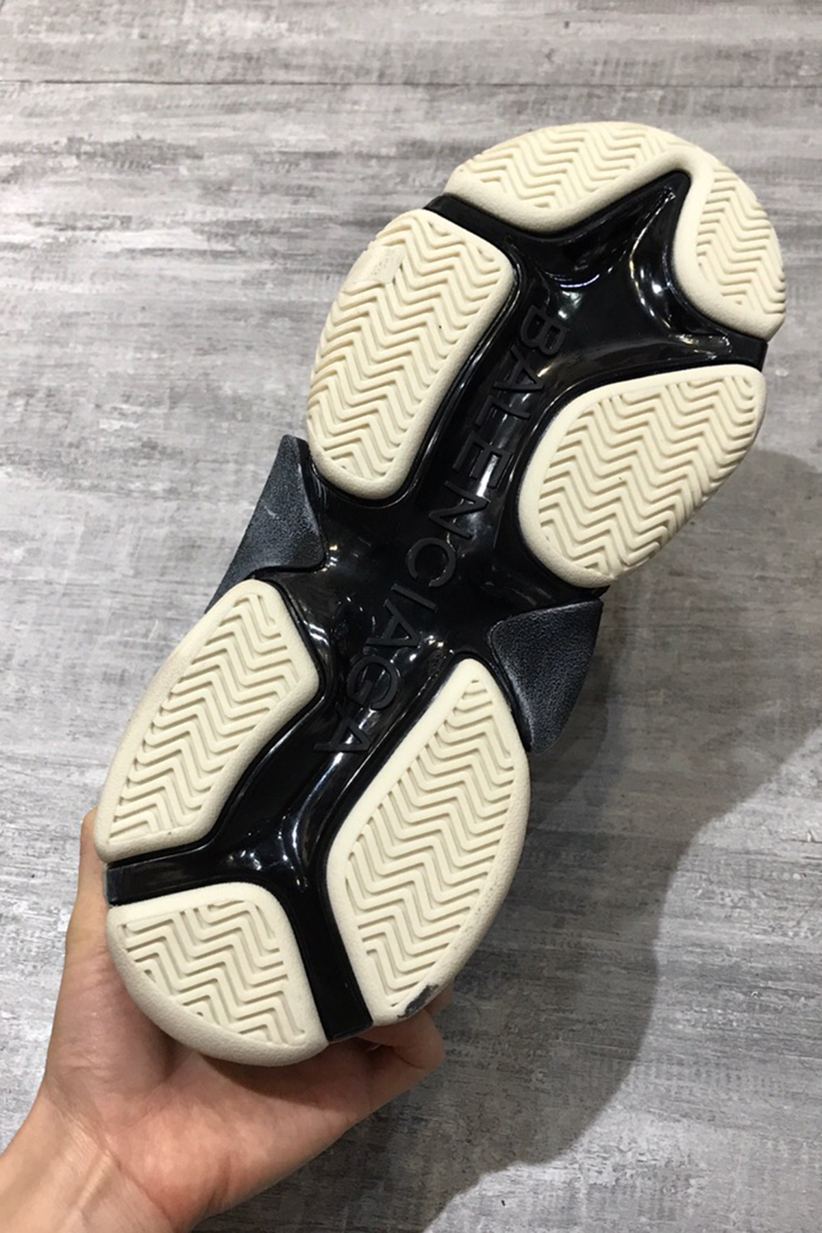 Balenciaga, Triple S, Women's Sneaker, Beige - Afbeelding 9