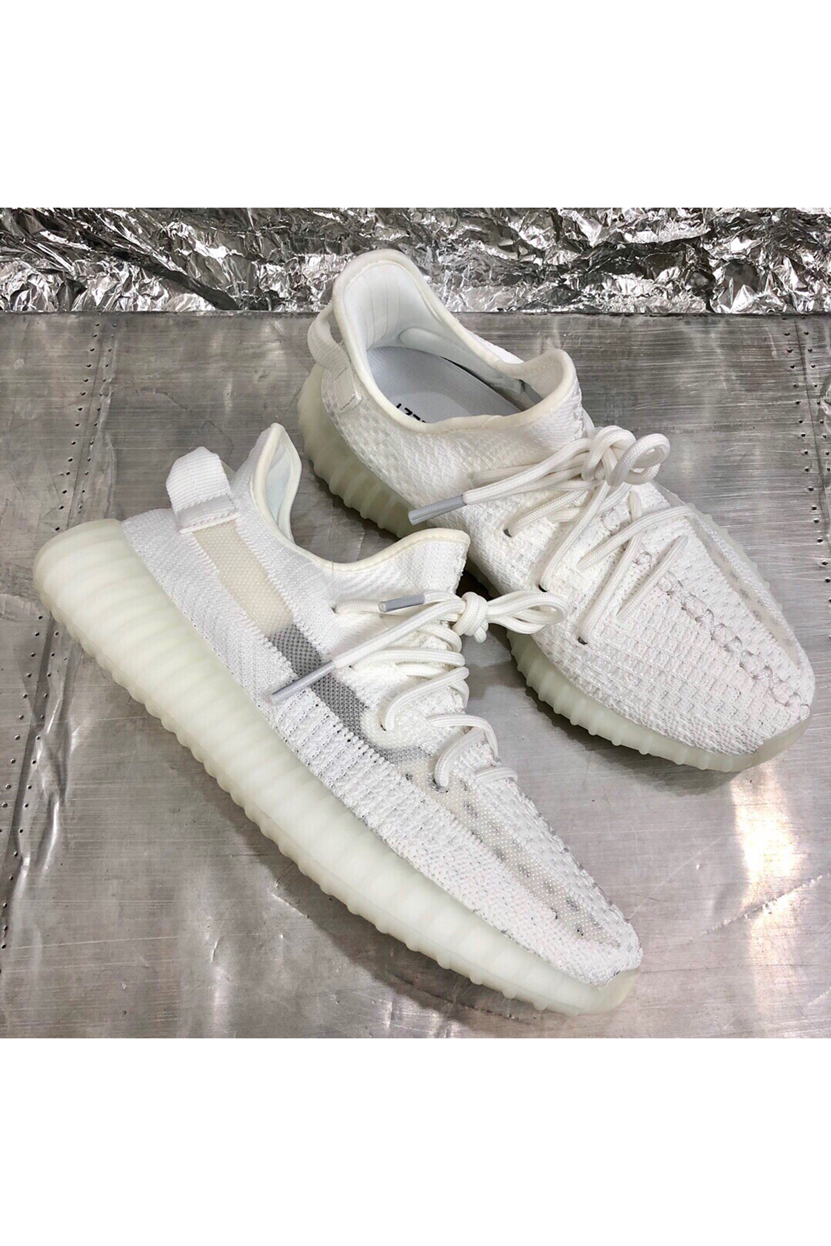 Adidas, Yeezy 350, Women's Sneaker, Whiye - Afbeelding 2