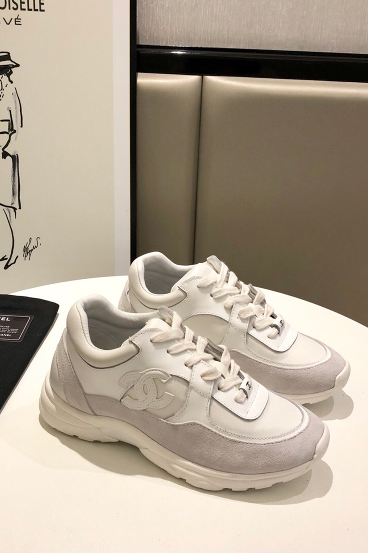 Chanel, Women's Sneaker, White - Afbeelding 2