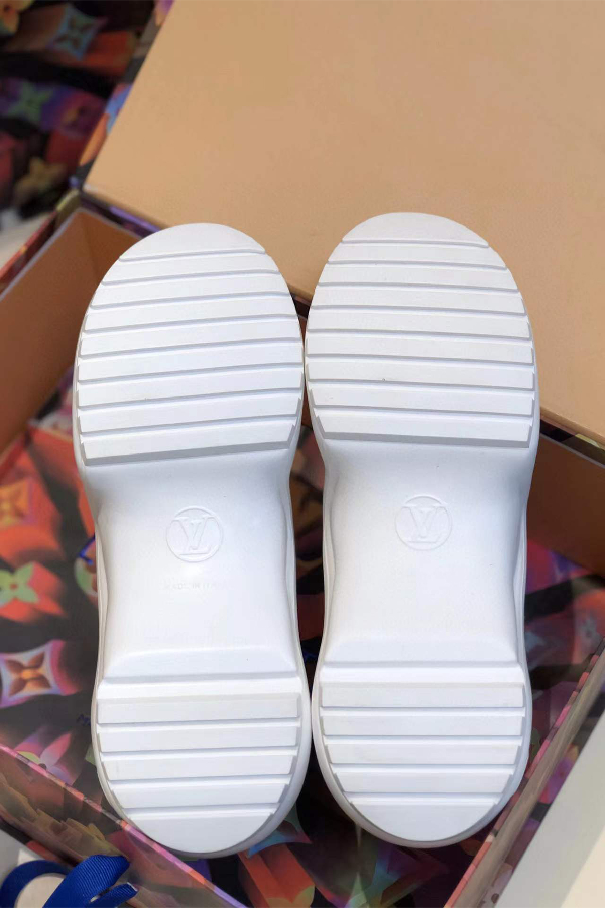 Louis Vuitton, Women's Sneaker, White - Afbeelding 2