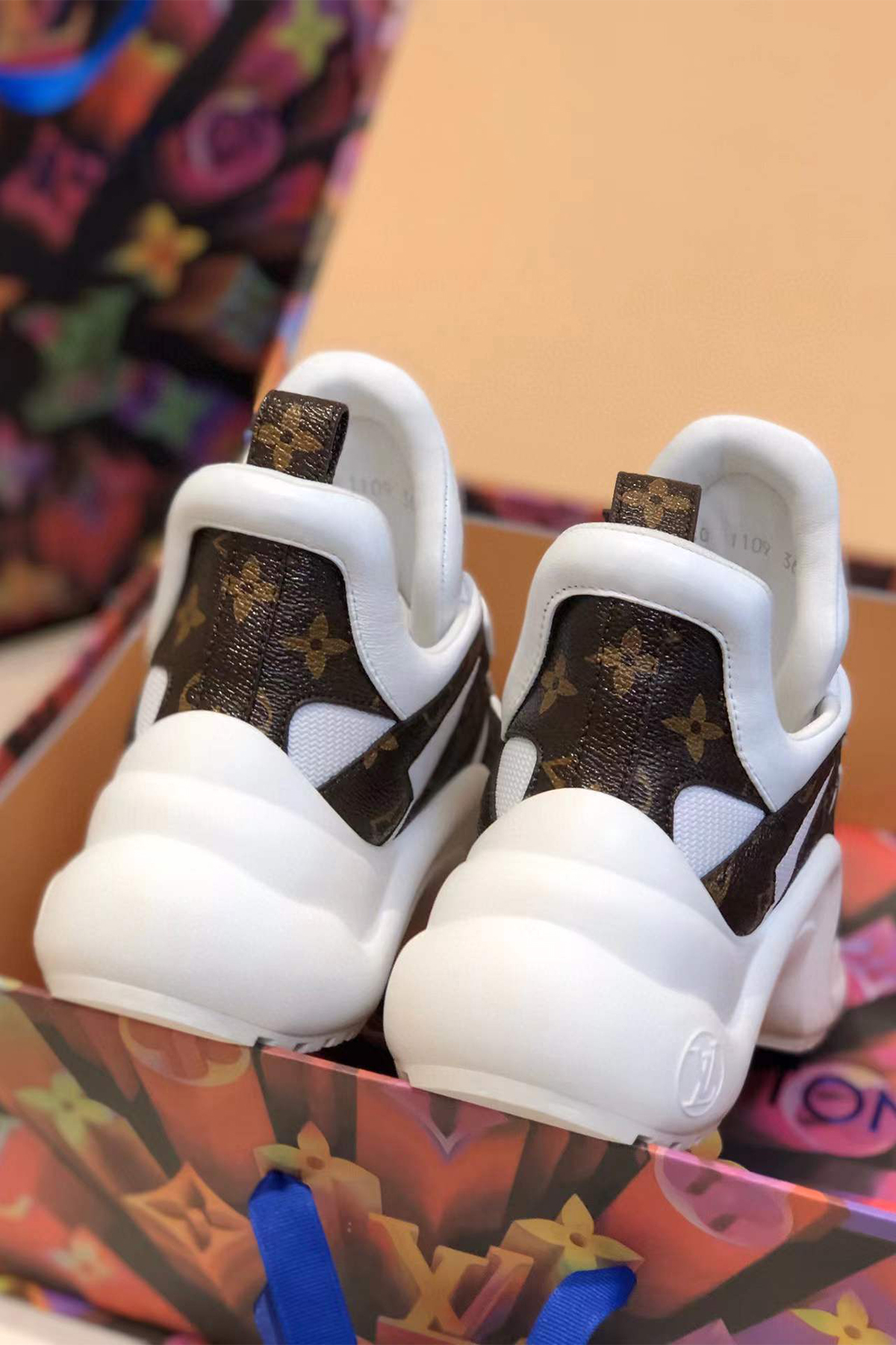 Louis Vuitton, Women's Sneaker, White - Afbeelding 3