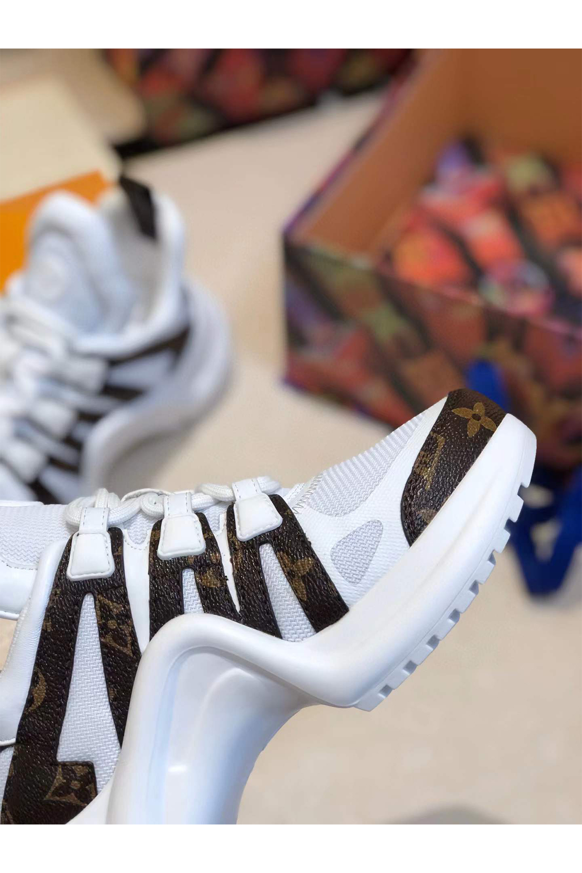 Louis Vuitton, Women's Sneaker, White - Afbeelding 4
