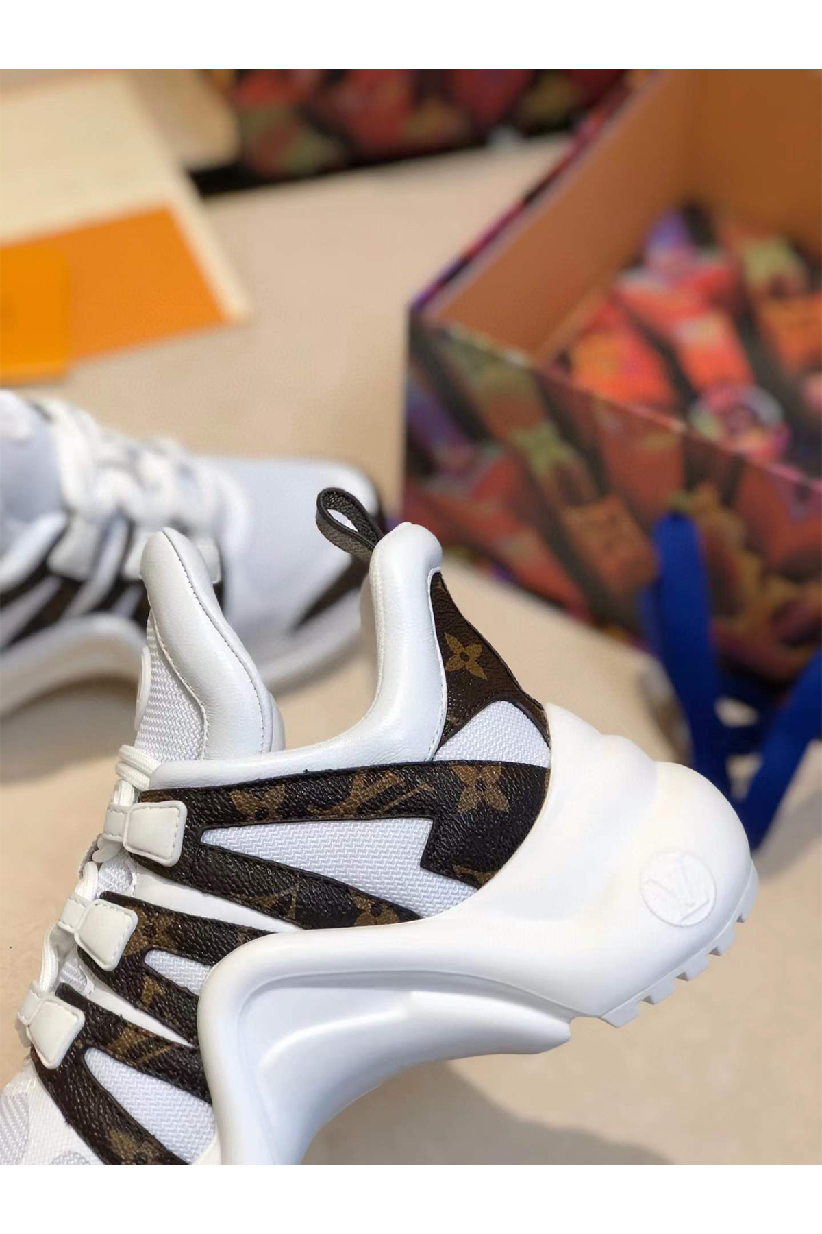 Louis Vuitton, Women's Sneaker, White - Afbeelding 5