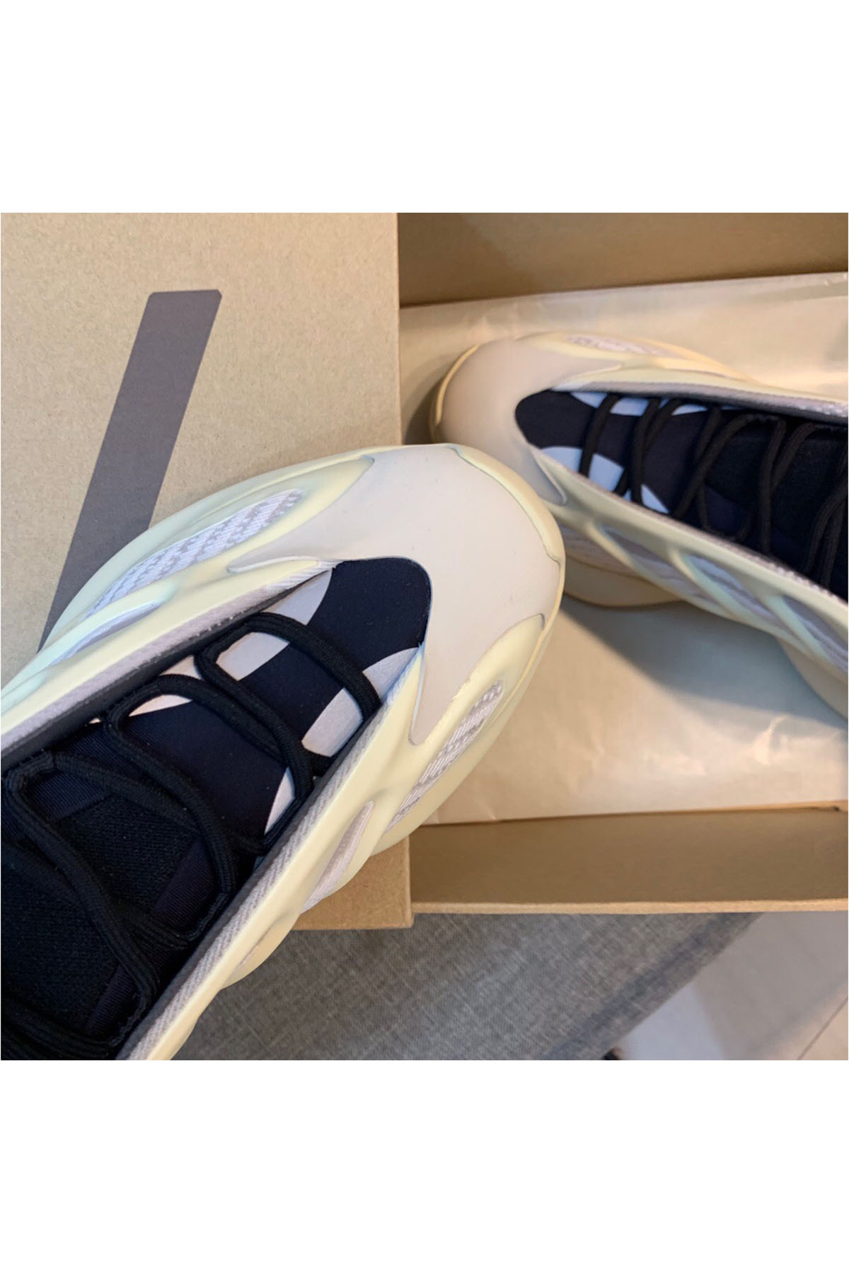 Adidas, Yeezy 700 V3, Women's Sneaker, White - Afbeelding 6