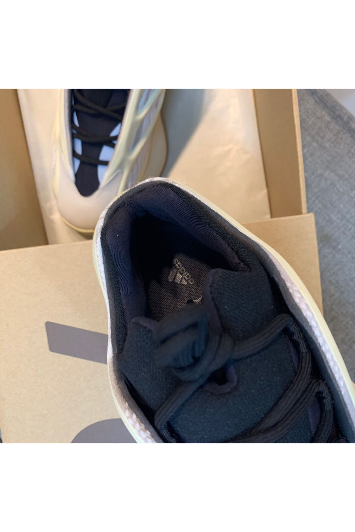 Adidas, Yeezy 700 V3, Women's Sneaker, White - Afbeelding 7