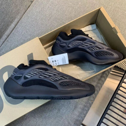 Adidas, Yeezy 700 V3, Women's Sneaker, Black