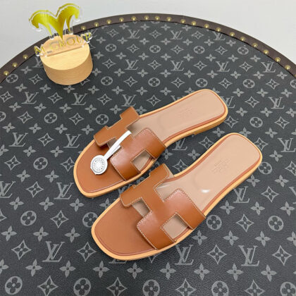 Hermes, Women's Oran Slipper, Brown