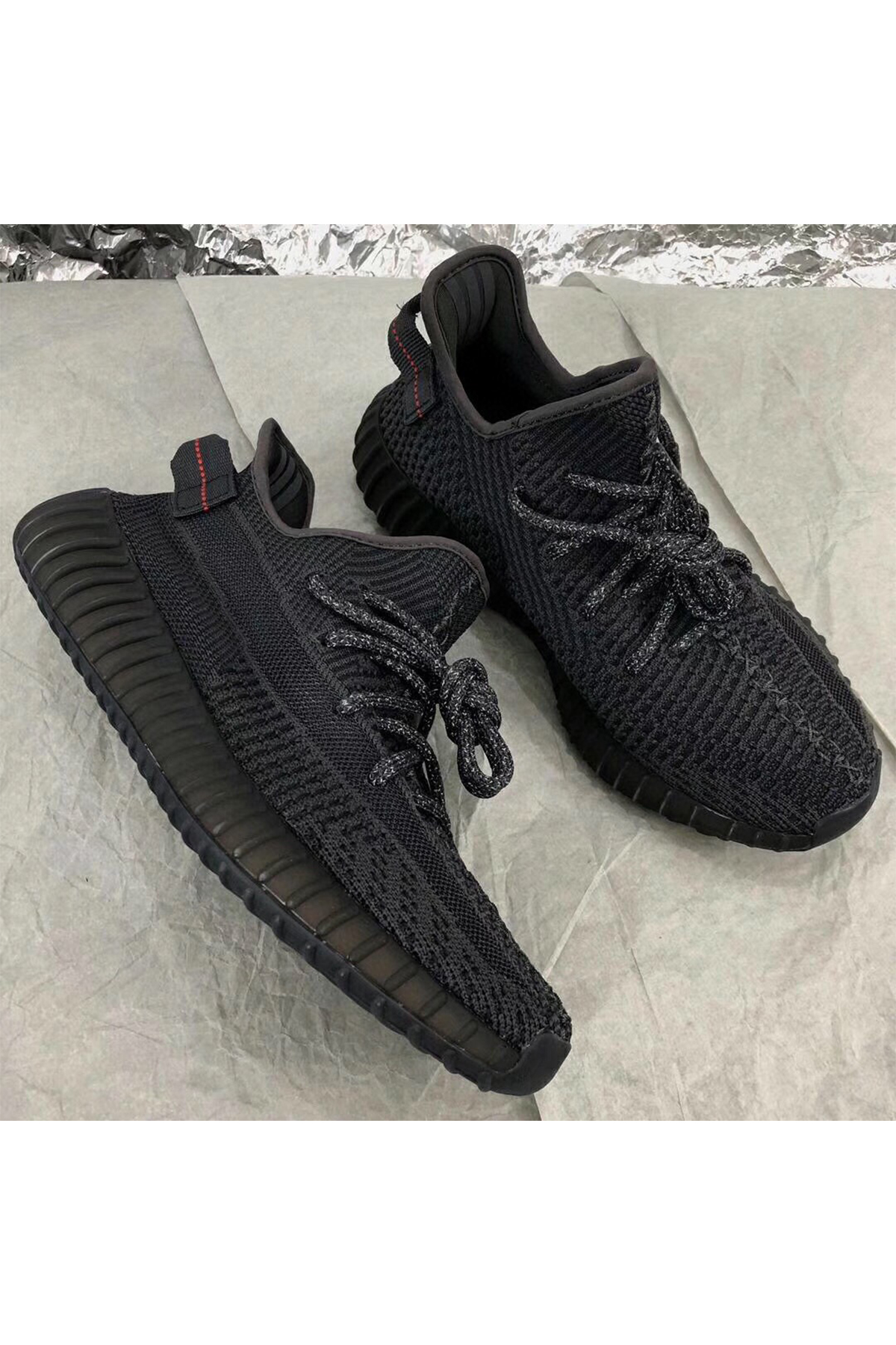 Adidas, Yeezy 350, Women's Sneaker, Black - Afbeelding 3