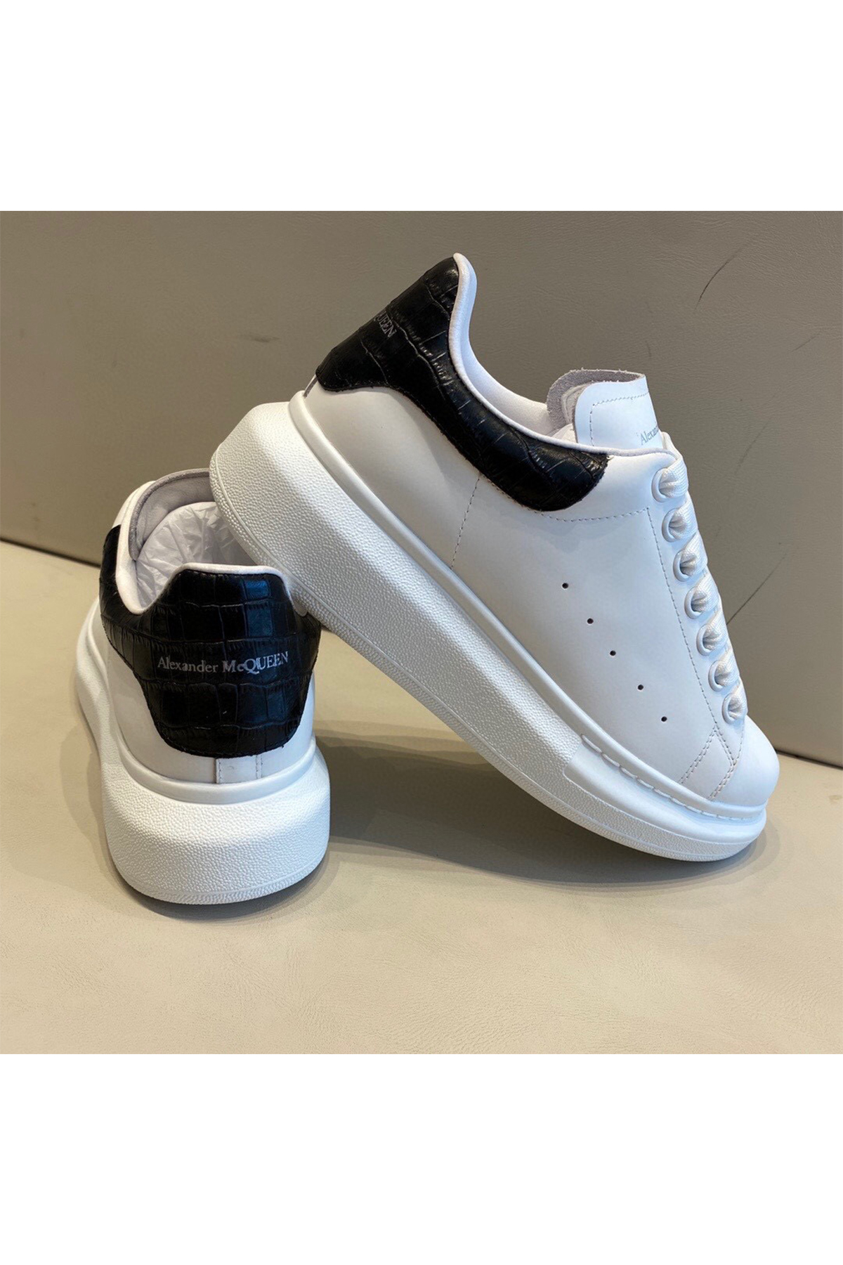 Alexander Mcqueen, Oversized, Women's Sneaker, White - Afbeelding 2